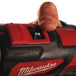 Skrutkovac Milwaukee M12 BPD-402C, 2x4.0Ah, 38Nm, s priklepom