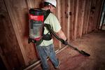 Vysavac Milwaukee M18 FBPV-0, na chrbát